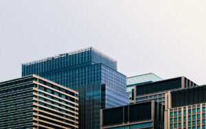 看護師が初めて転職する際に残業が少ない職場はどこですか？